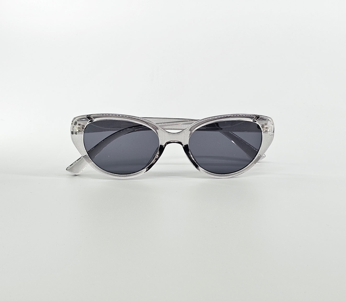 Sonnenbrille mit echte Leder Etui sowie Brillenputztuch