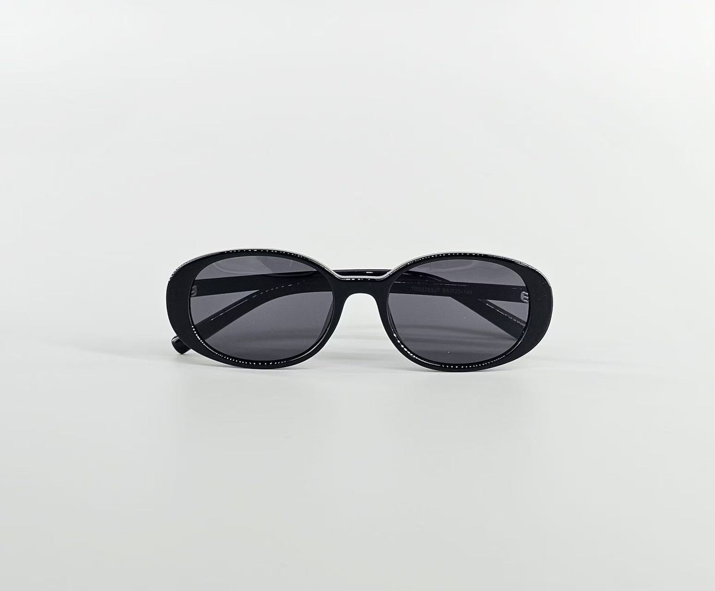 Sonnenbrille mit echte Leder Etui sowie Brillenputztuch