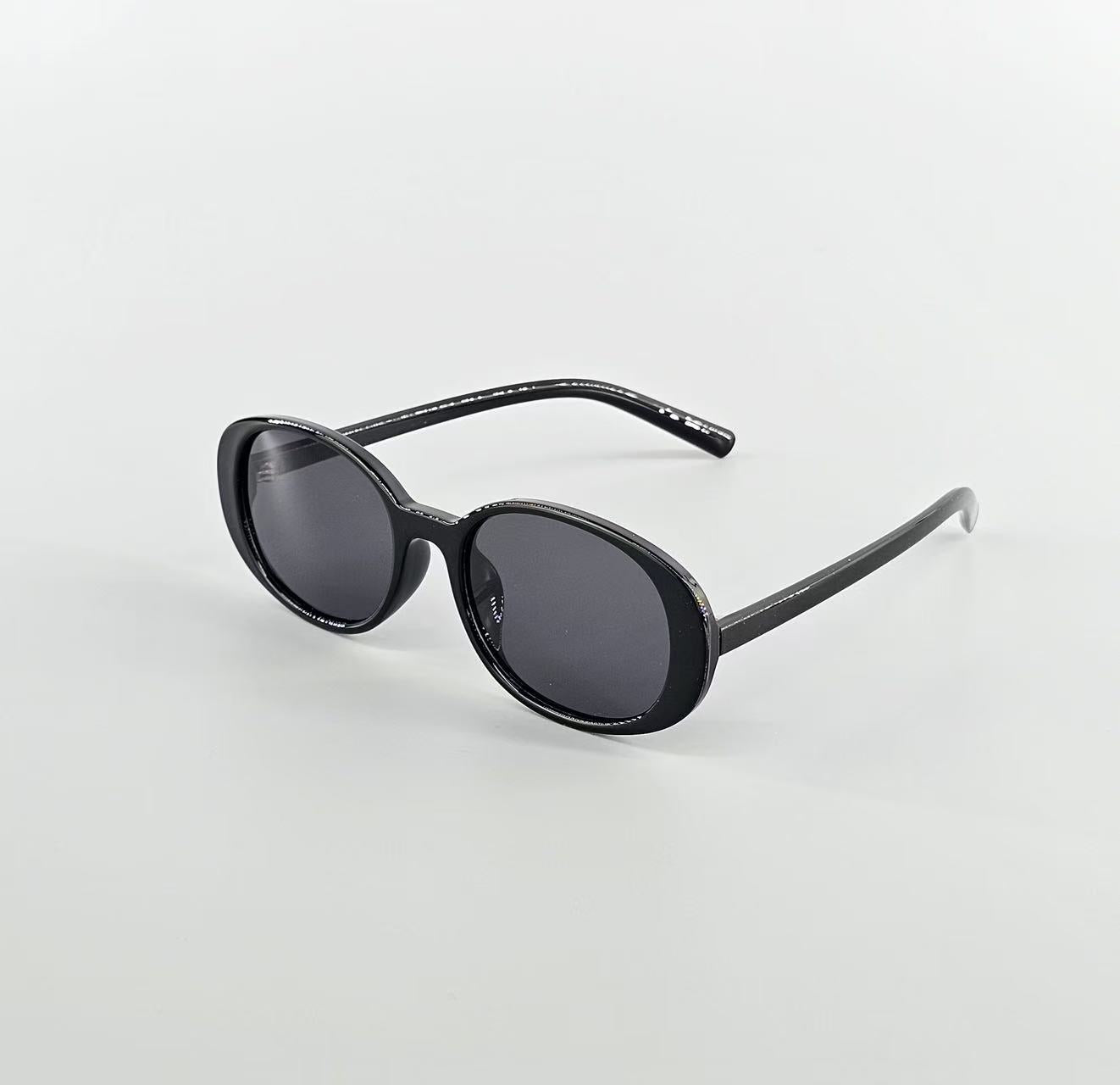 Sonnenbrille mit echte Leder Etui sowie Brillenputztuch