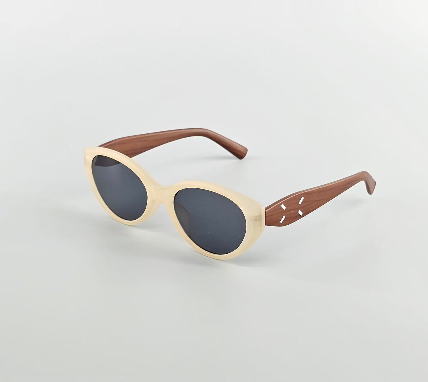Sonnenbrille mit echte Leder Etui sowie Brillenputztuch