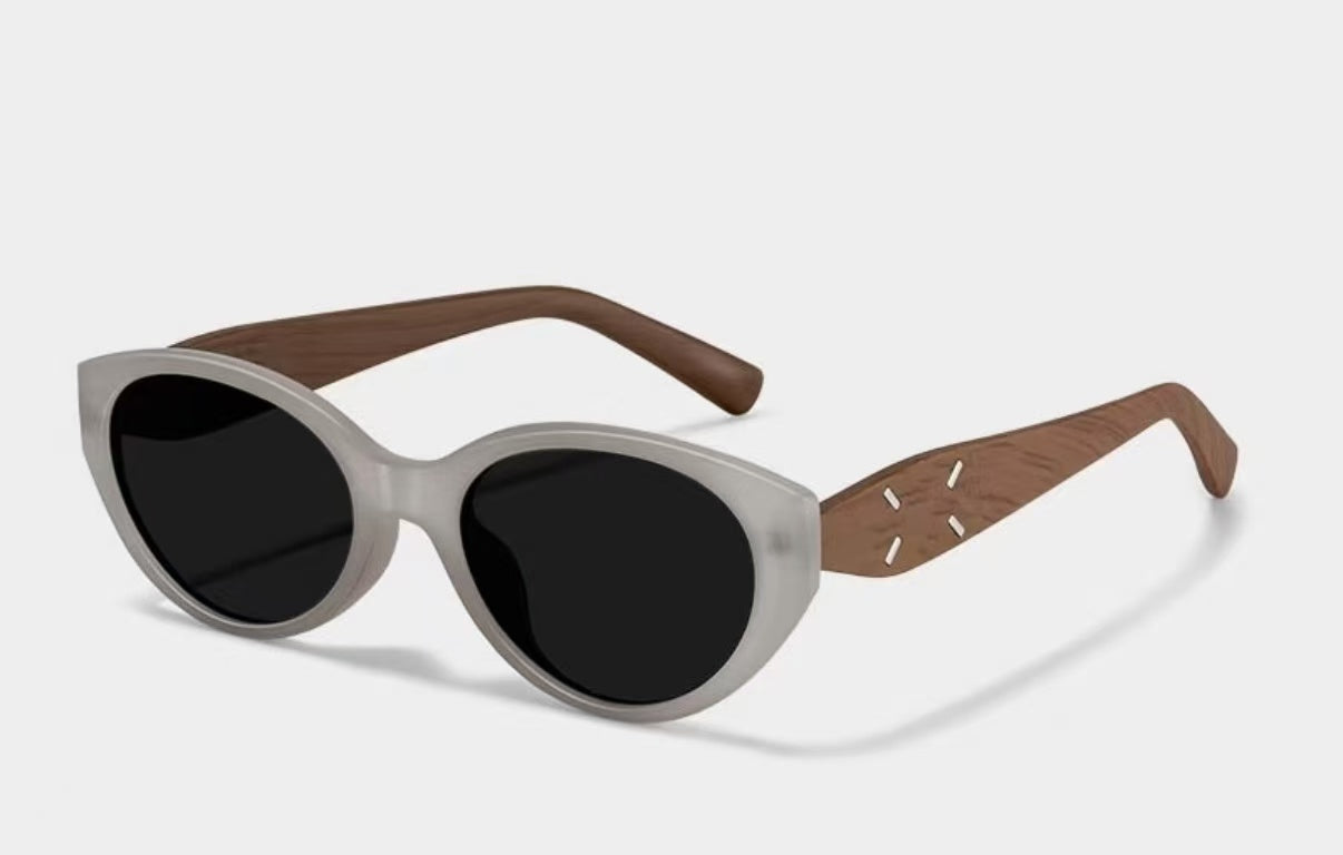 Sonnenbrille mit echte Leder Etui sowie Brillenputztuch