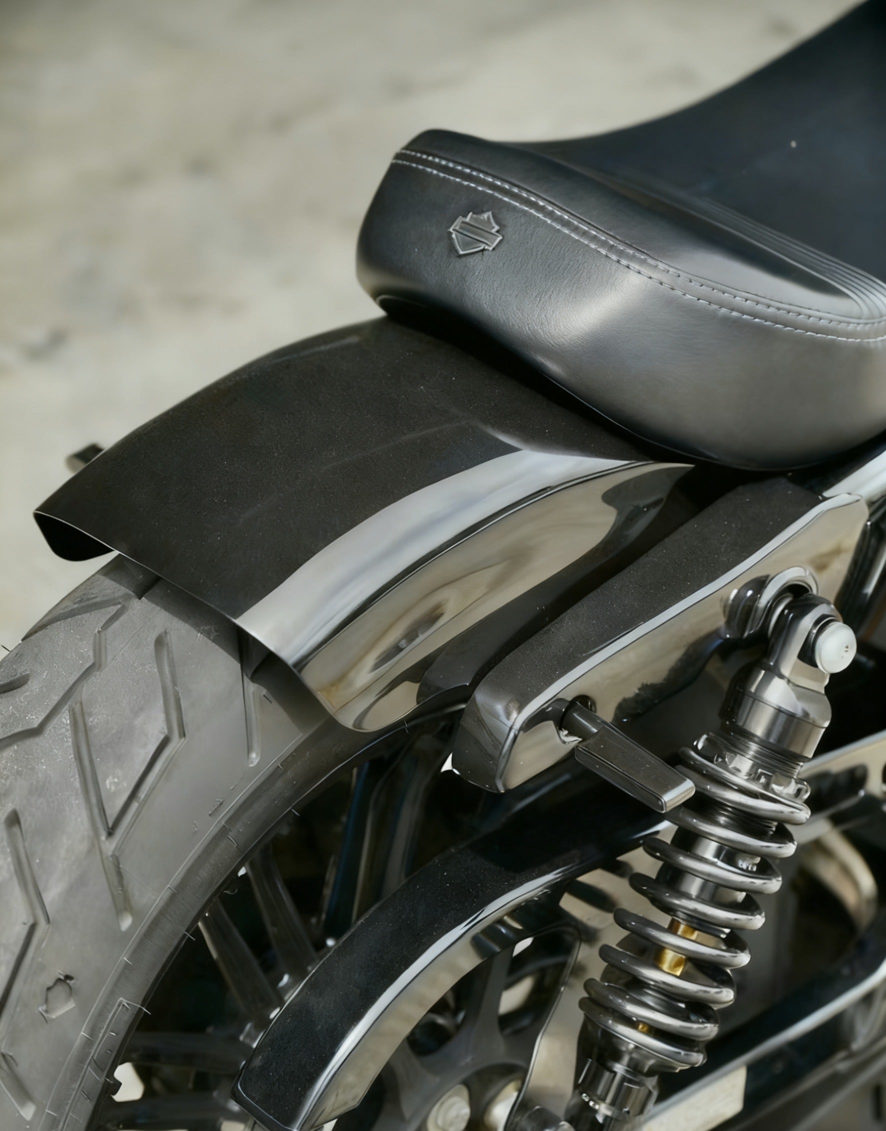スポーツスター883 / 1200用ショートフェンダーストラット – Motosycho